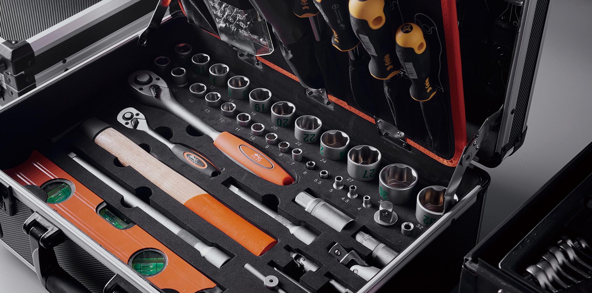 浙江ウルスツール株式会社